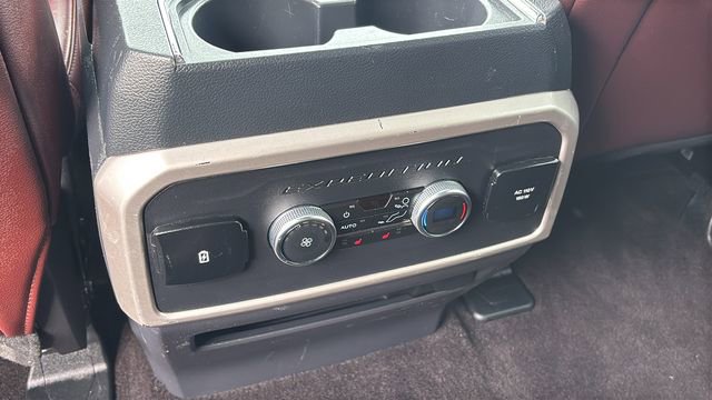 Used 2023 Ford Expedition Limited image 8