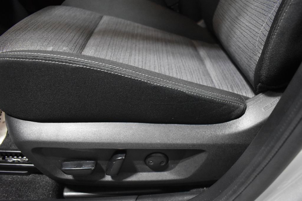 Used 2023 Nissan Rogue SV image 17