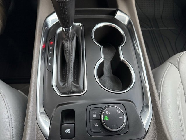 Used 2020 Chevrolet Traverse LT w/ Driver Confidence II Package image 16