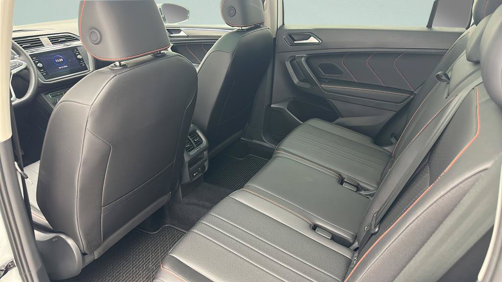 Used 2024 Volkswagen Tiguan Wolfsburg Edition AWD/4WD image 9