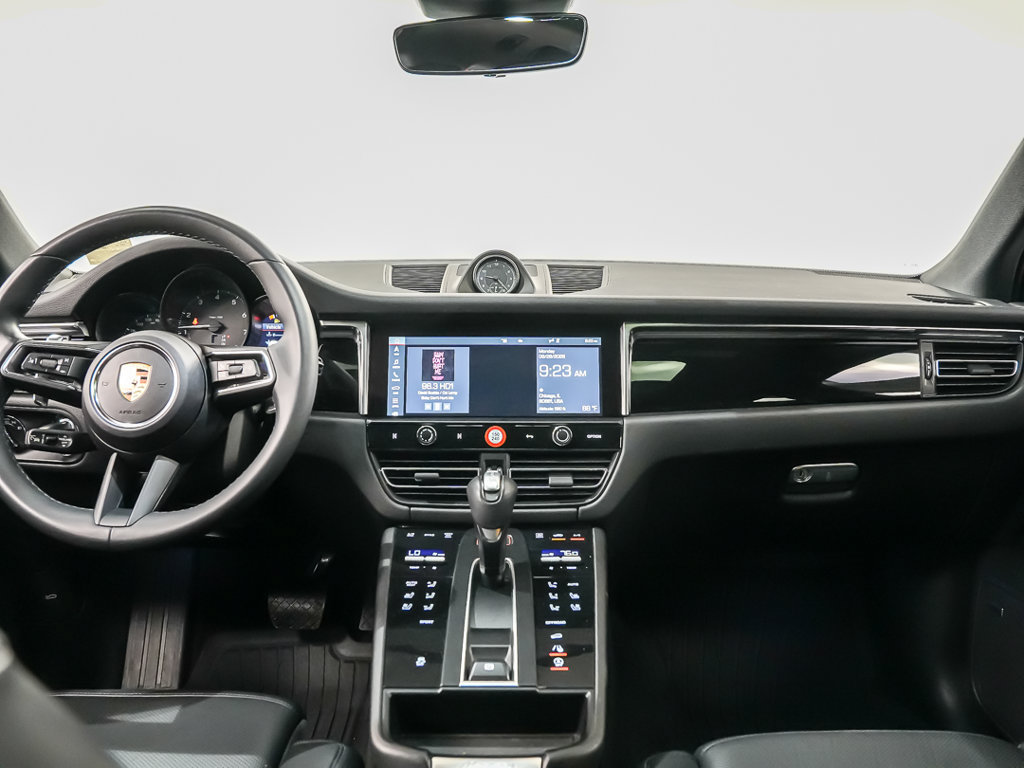 Certified 2024 Porsche Macan AWD/4WD image 19