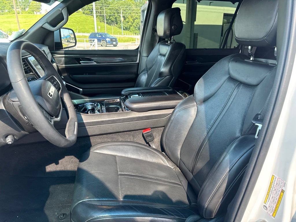 Used 2022 Jeep Wagoneer Series I w/ Convenience Group I AWD/4WD image 11