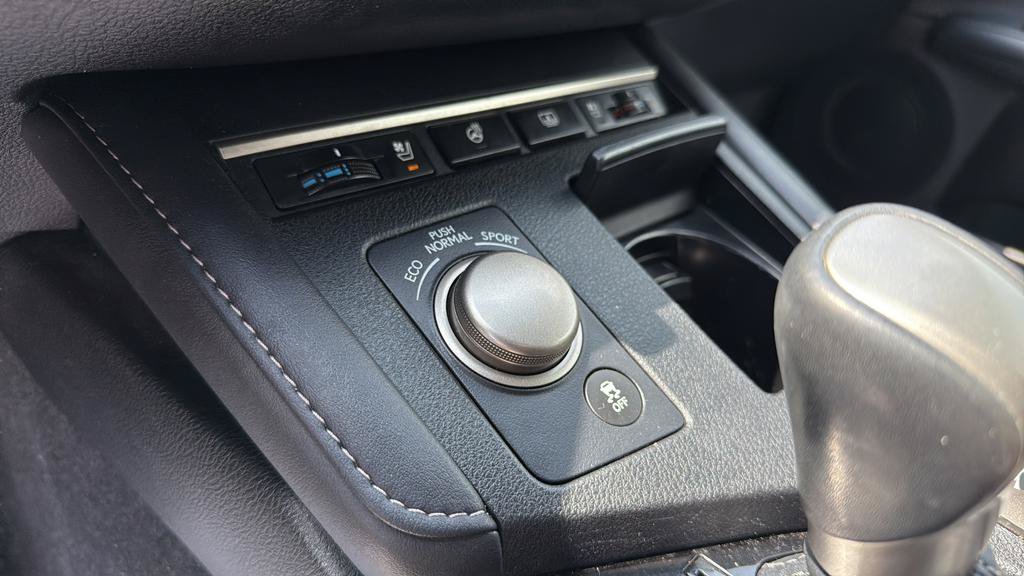 Used 2016 Lexus ES 350 w/ Luxury Package w/Wood Trim FWD image 26