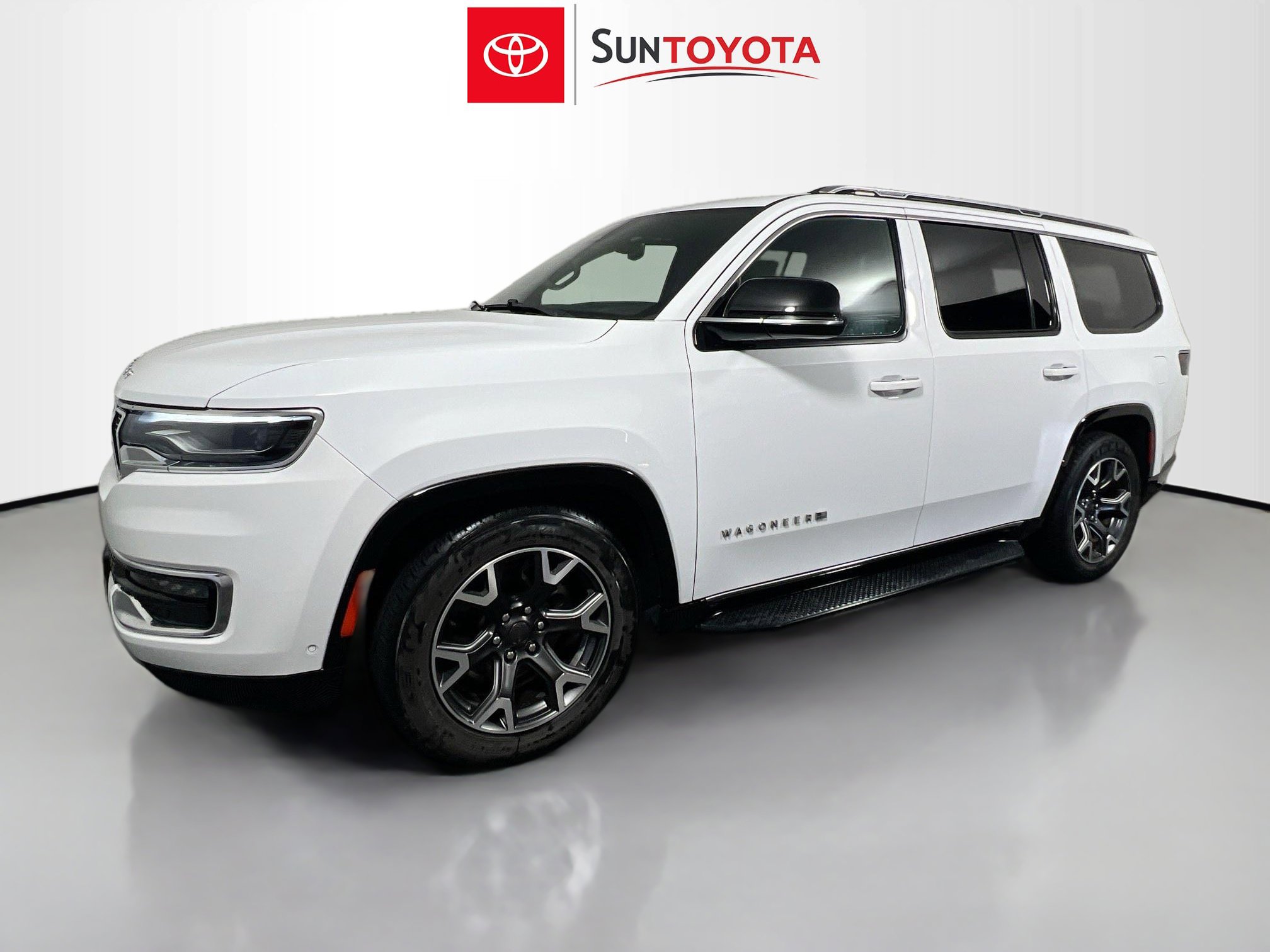 Used 2024 Jeep Wagoneer Series III AWD/4WD image 9