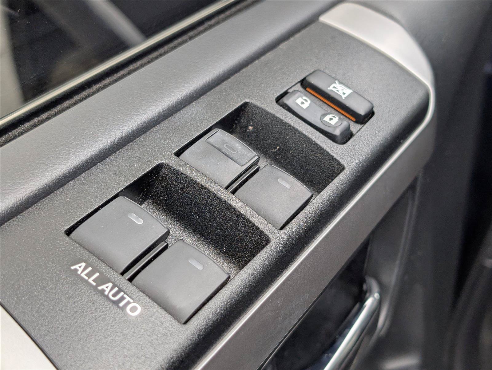 Used 2023 Toyota 4Runner Limited AWD/4WD image 15