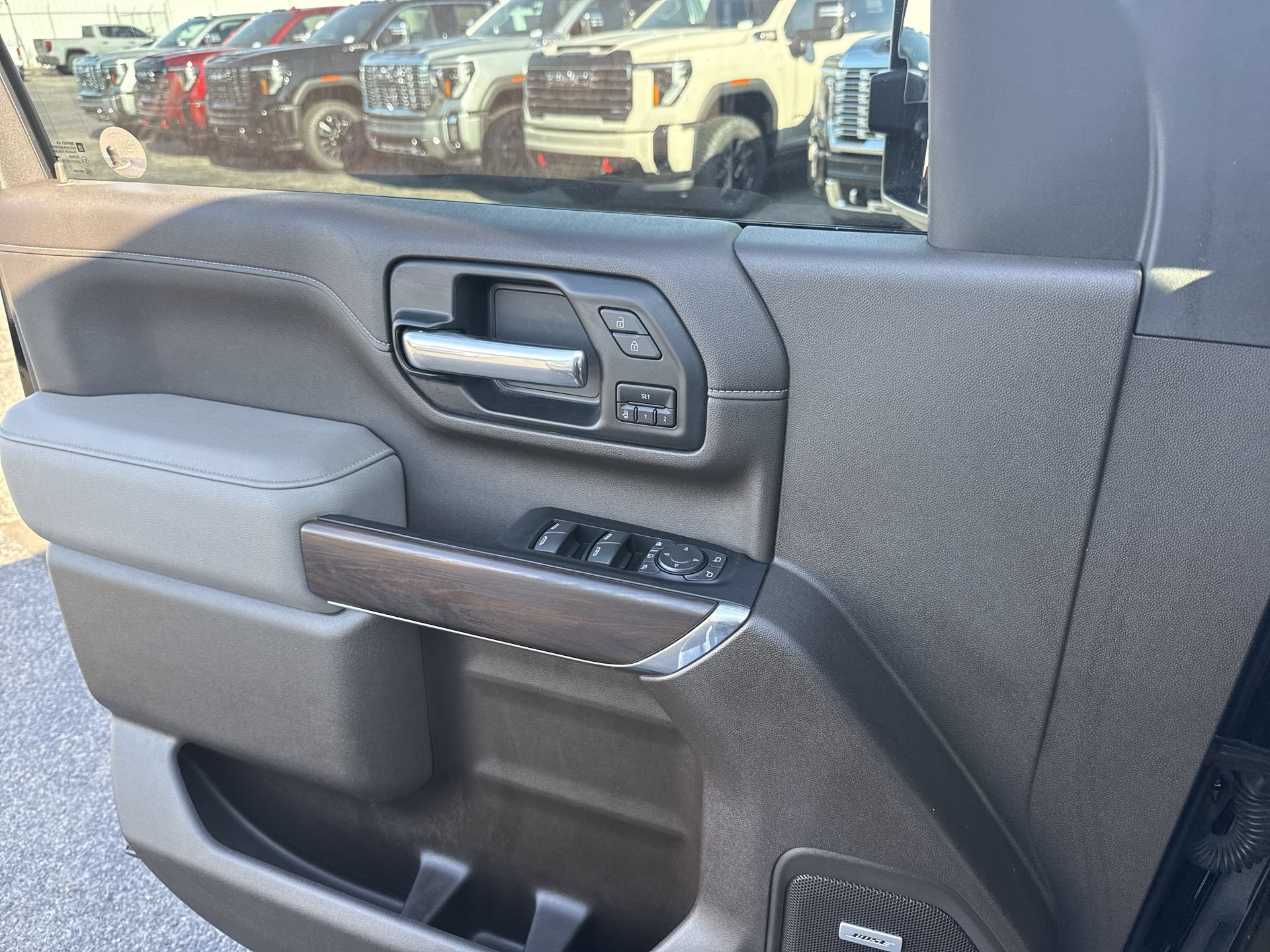Certified 2022 GMC Sierra 2500 SLT w/ SLT Premium Package AWD/4WD image 29