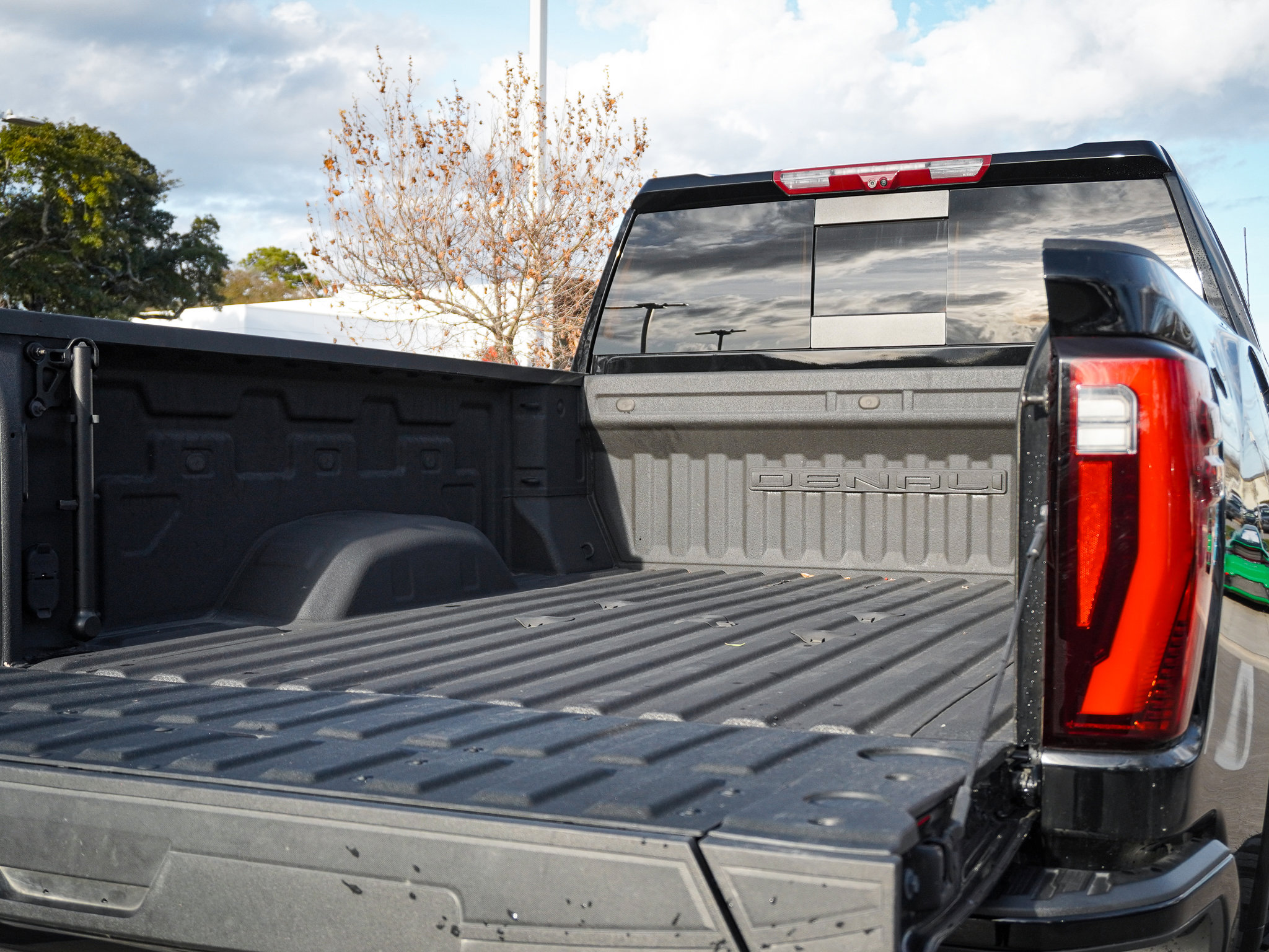 Used 2024 GMC Sierra 2500 Denali Ultimate image 31