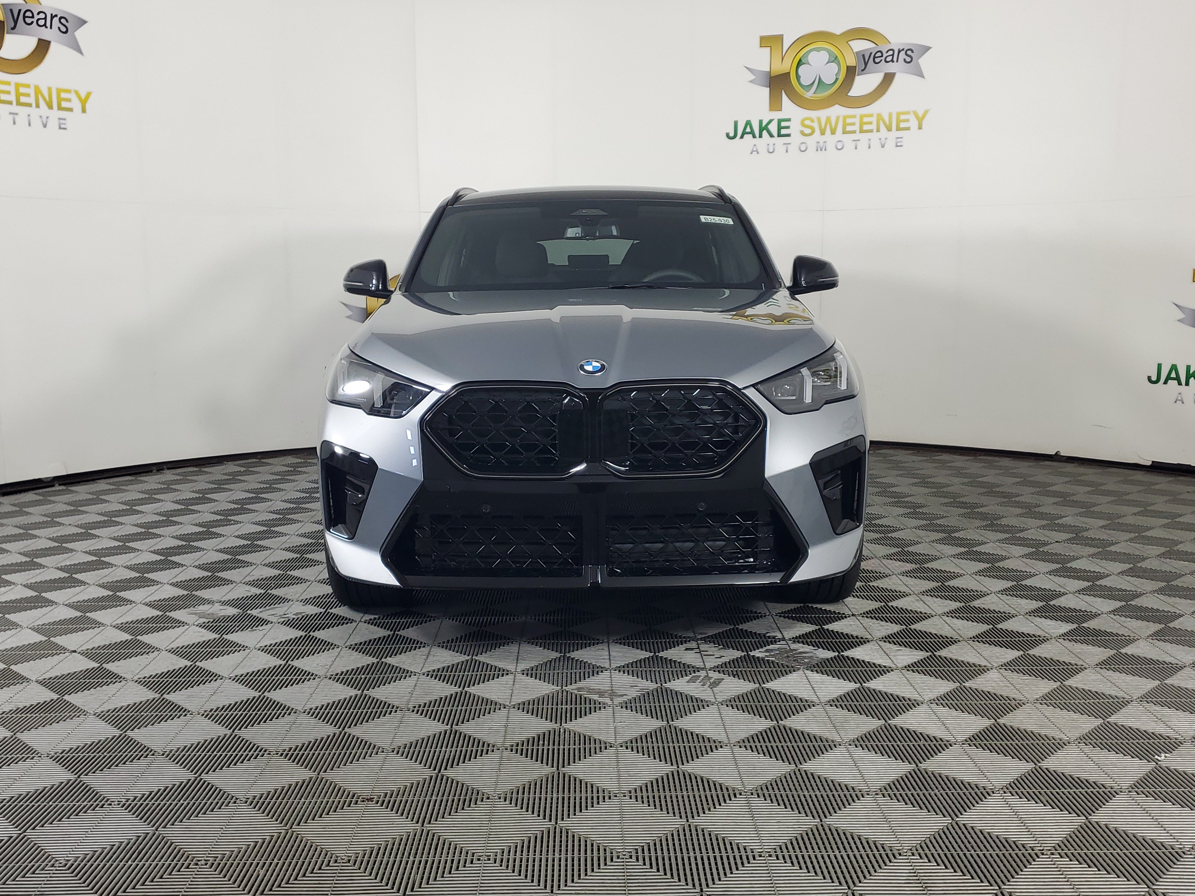Certified 2025 BMW X2 xDrive28i w/ Technology Package AWD/4WD image 2