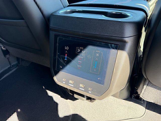 New 2026 GMC Yukon XL AT4 Ultimate w/ LPO, Illumination Package AWD/4WD image 20