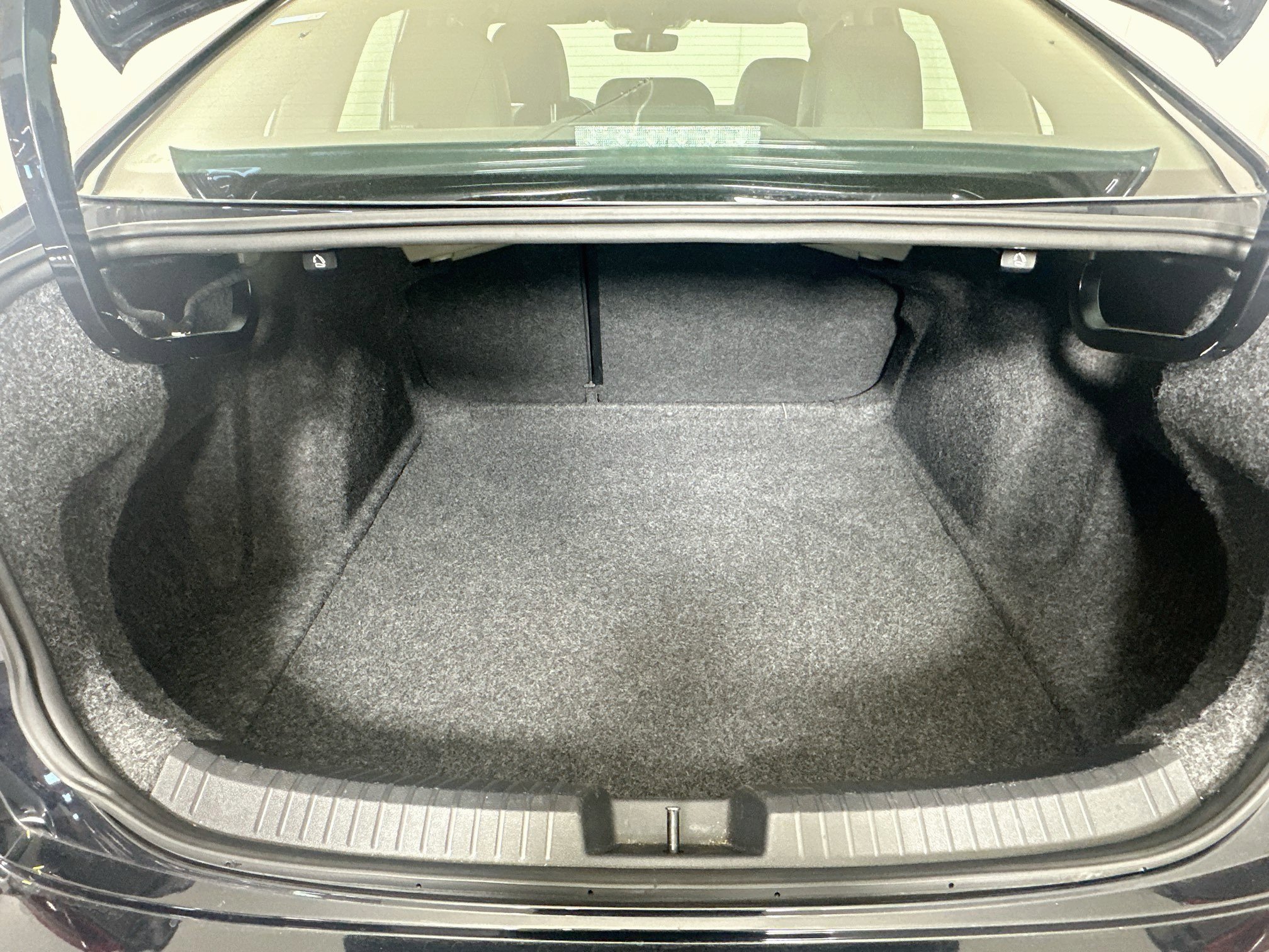 Used 2025 Volkswagen Jetta SE FWD image 28
