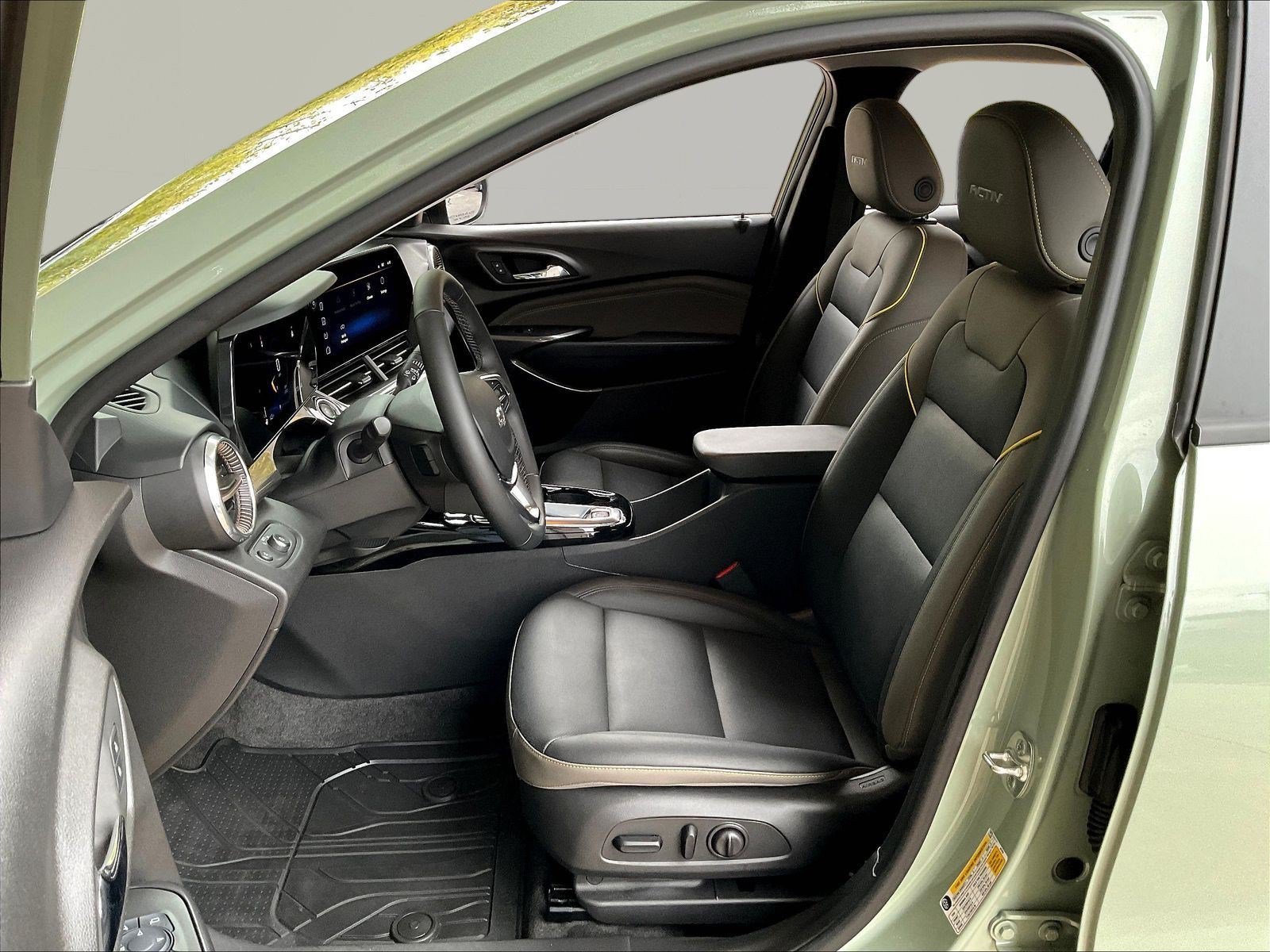 Used 2025 Chevrolet Trax ACTIV FWD image 20