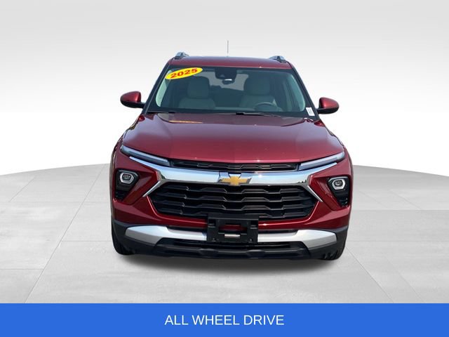 Used 2025 Chevrolet TrailBlazer LT AWD/4WD image 2