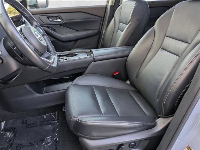 Used 2023 Nissan Rogue SL w/ SL Premium Package image 16