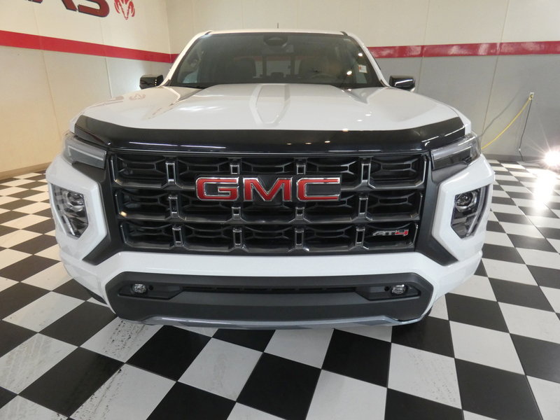 Used 2023 GMC Canyon AT4 w/ AT4 Premium Package AWD/4WD image 2