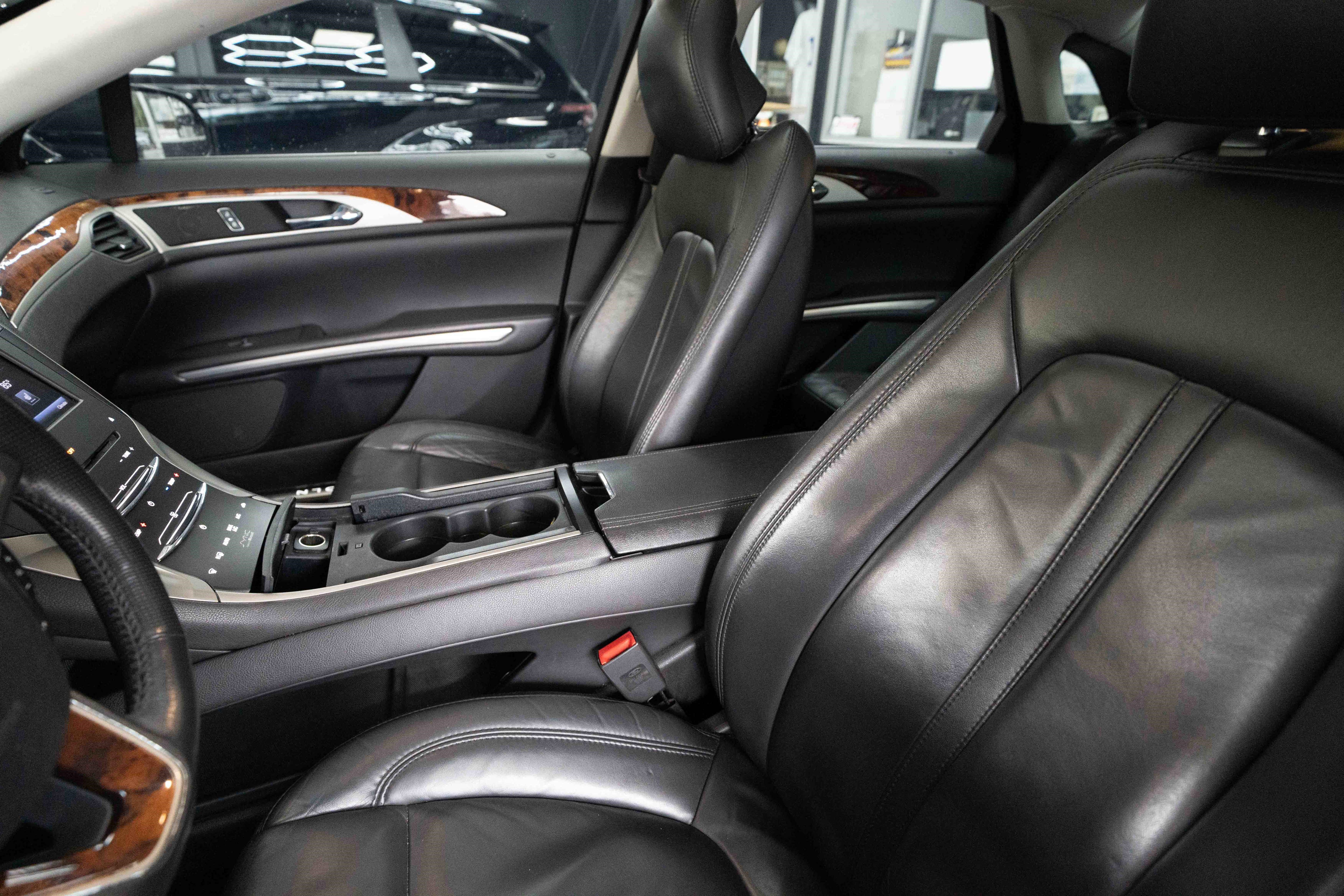 Used 2013 Lincoln MKZ image 10