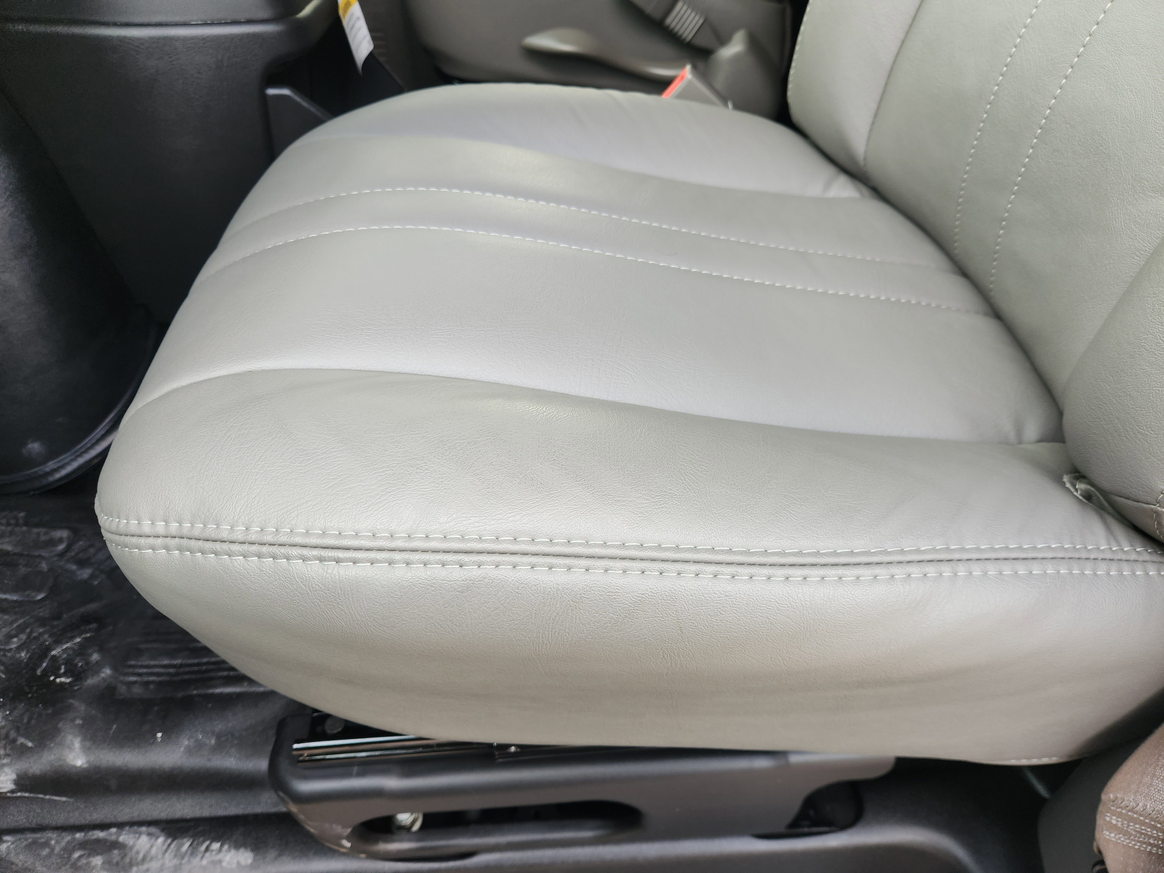 New 2025 Chevrolet Express 2500 w/ Driver Convenience Package image 25