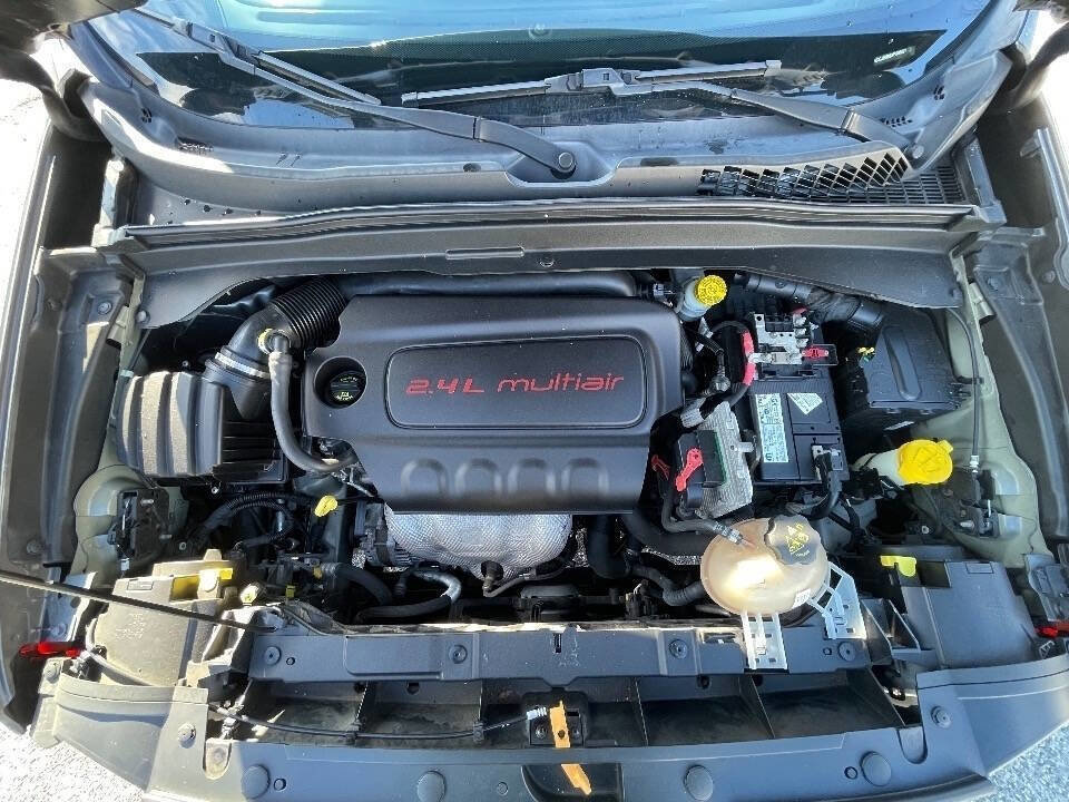 Used 2018 Jeep Renegade Latitude image 40