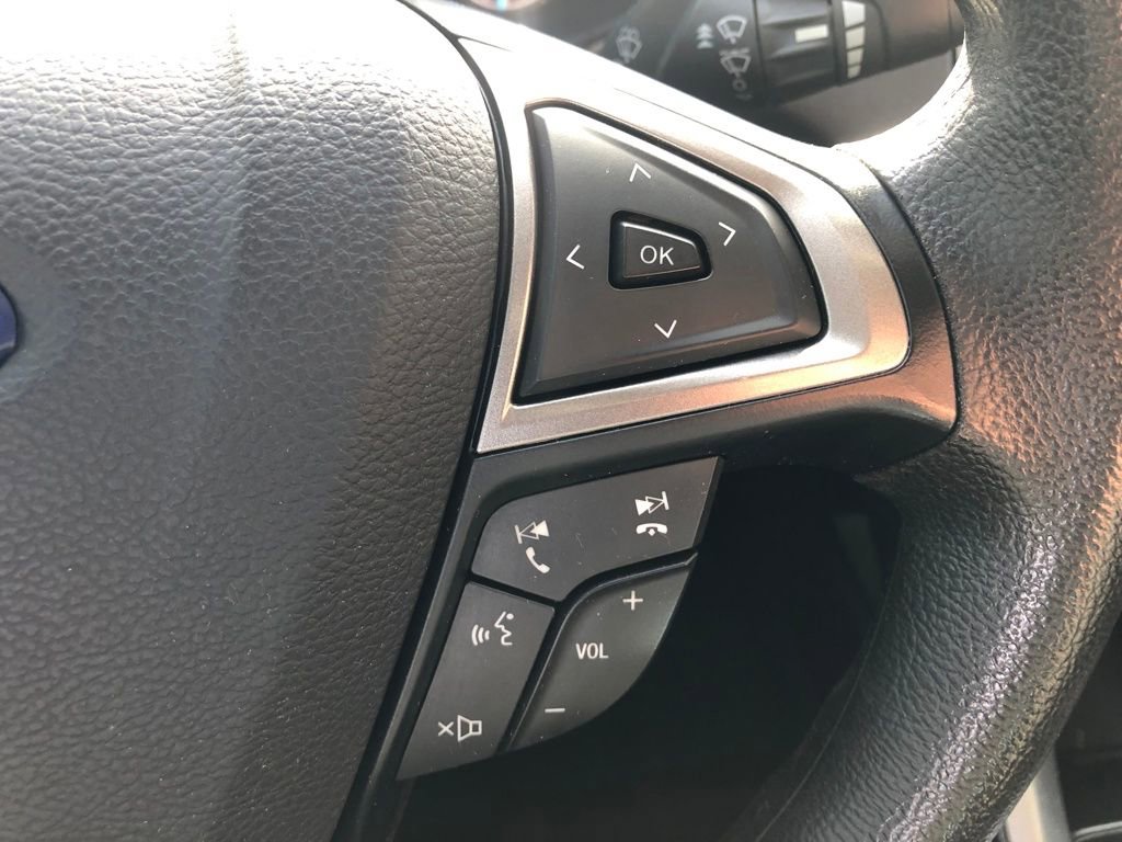 Used 2017 Ford Fusion SE image 12