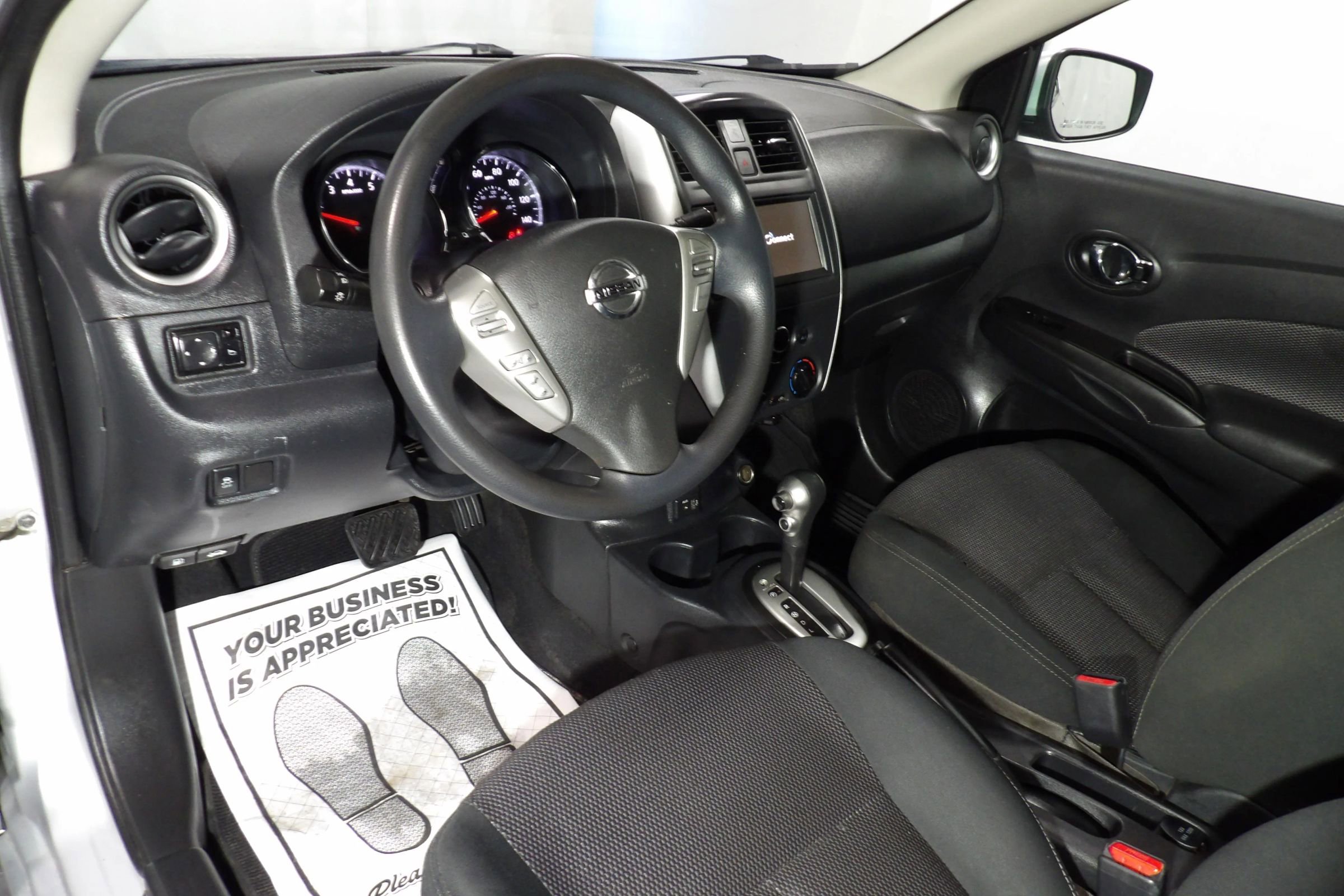 Used 2019 Nissan Versa SV image 9
