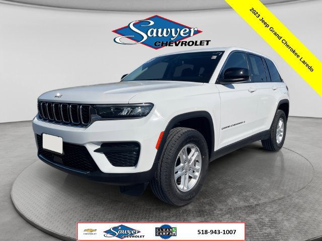 Used 2023 Jeep Grand Cherokee Laredo w/ Luxury Tech Group I AWD/4WD image 1