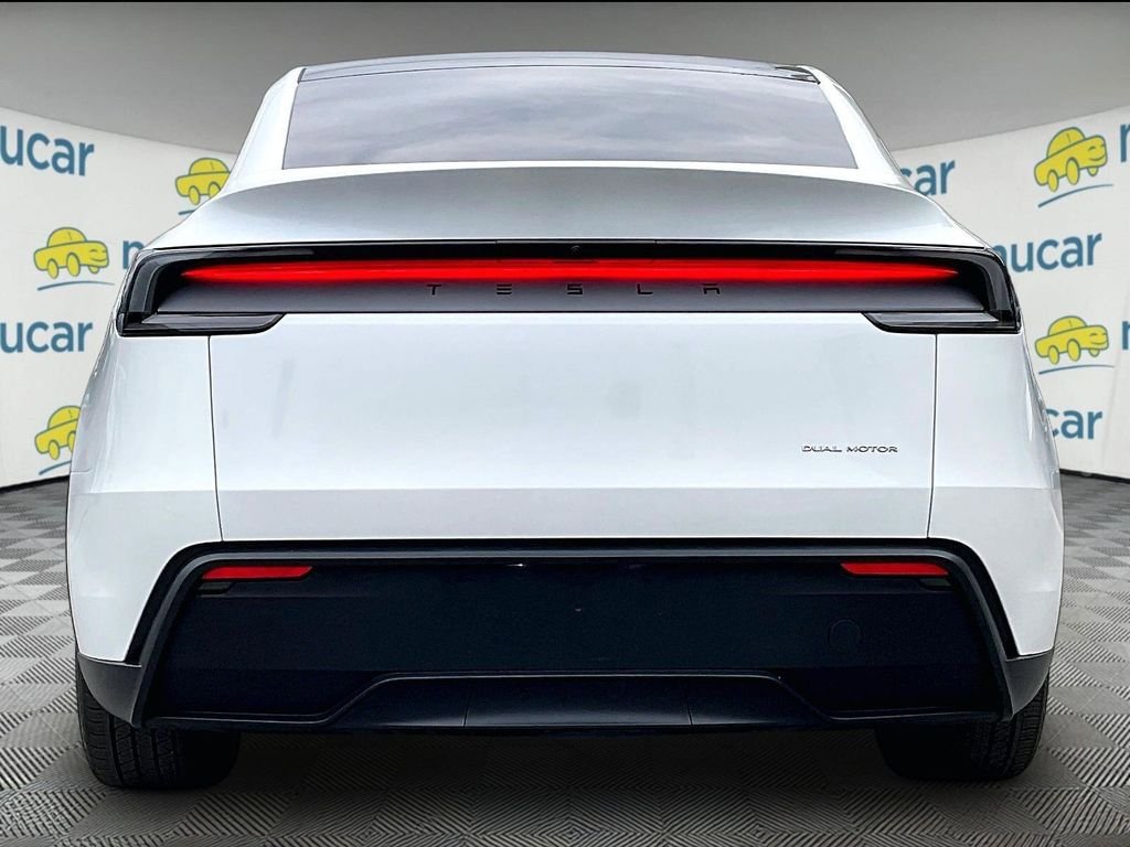 Used 2026 Tesla Model Y AWD image 5