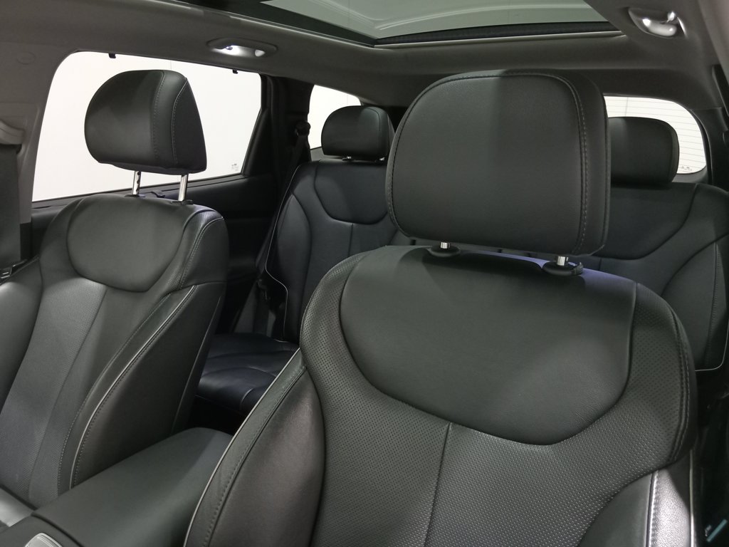 Used 2022 Hyundai Santa Fe SEL w/ Convenience + Premium Package AWD/4WD image 17