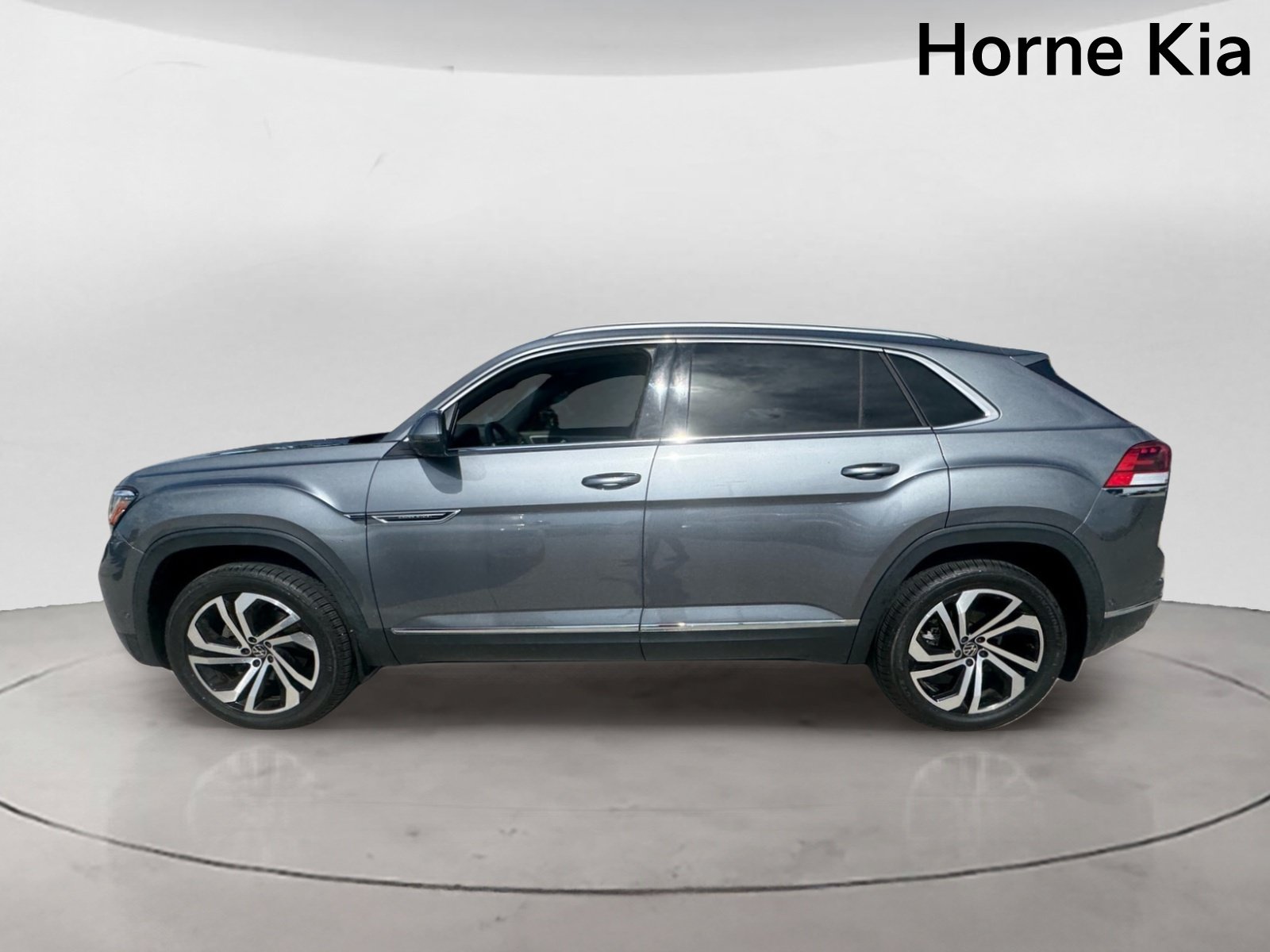 Used 2020 Volkswagen Atlas Cross Sport SEL Premium AWD/4WD image 6