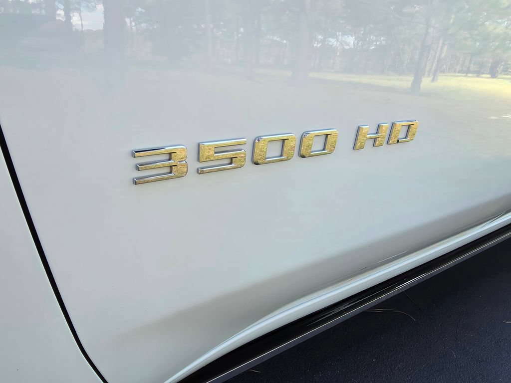 Used 2022 Chevrolet Silverado 3500 High Country w/ Technology Package AWD/4WD image 10