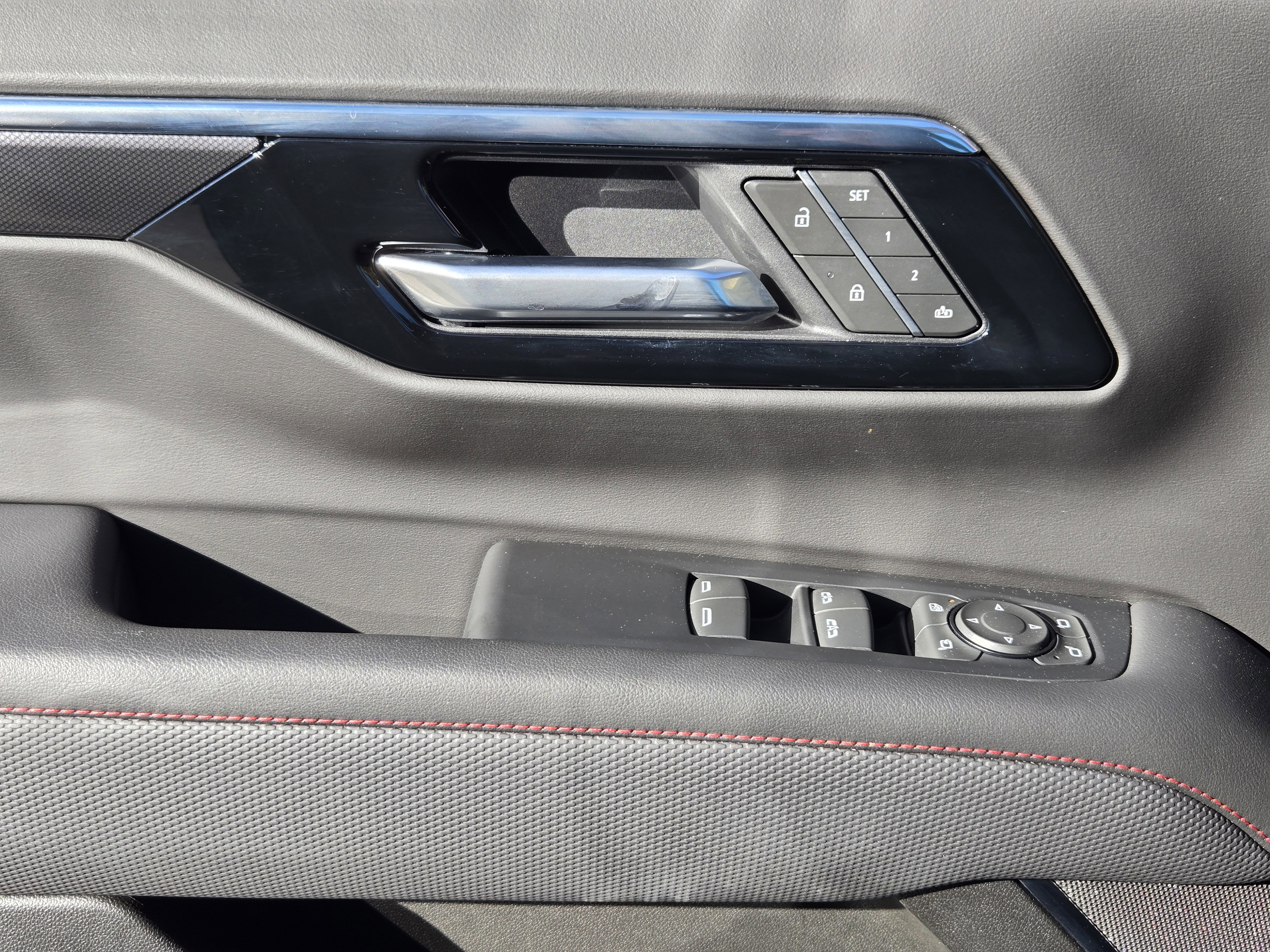 Used 2025 Chevrolet Tahoe RST w/ Comfort Package image 33