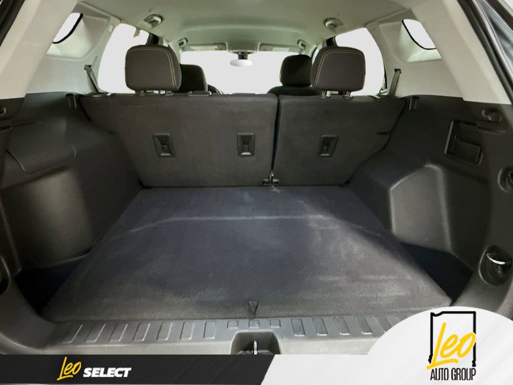 Used 2021 GMC Terrain SLE w/ Driver Convenience Package image 25