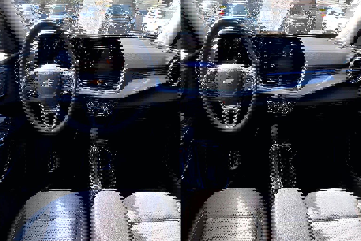 Certified 2024 Chevrolet Trax LT w/ Driver Confidence Package image 14