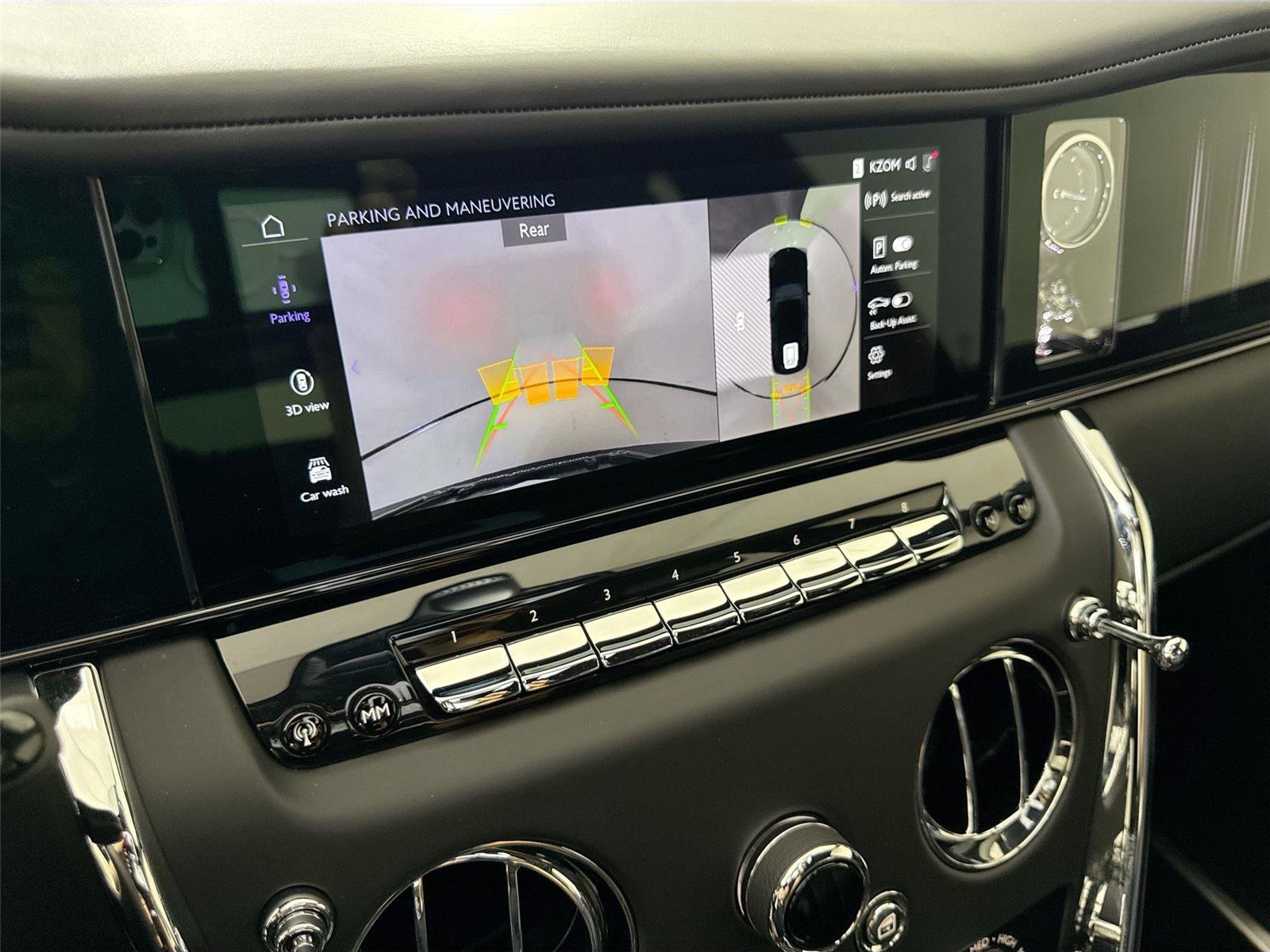 Used 2025 Rolls-Royce Cullinan AWD/4WD image 17