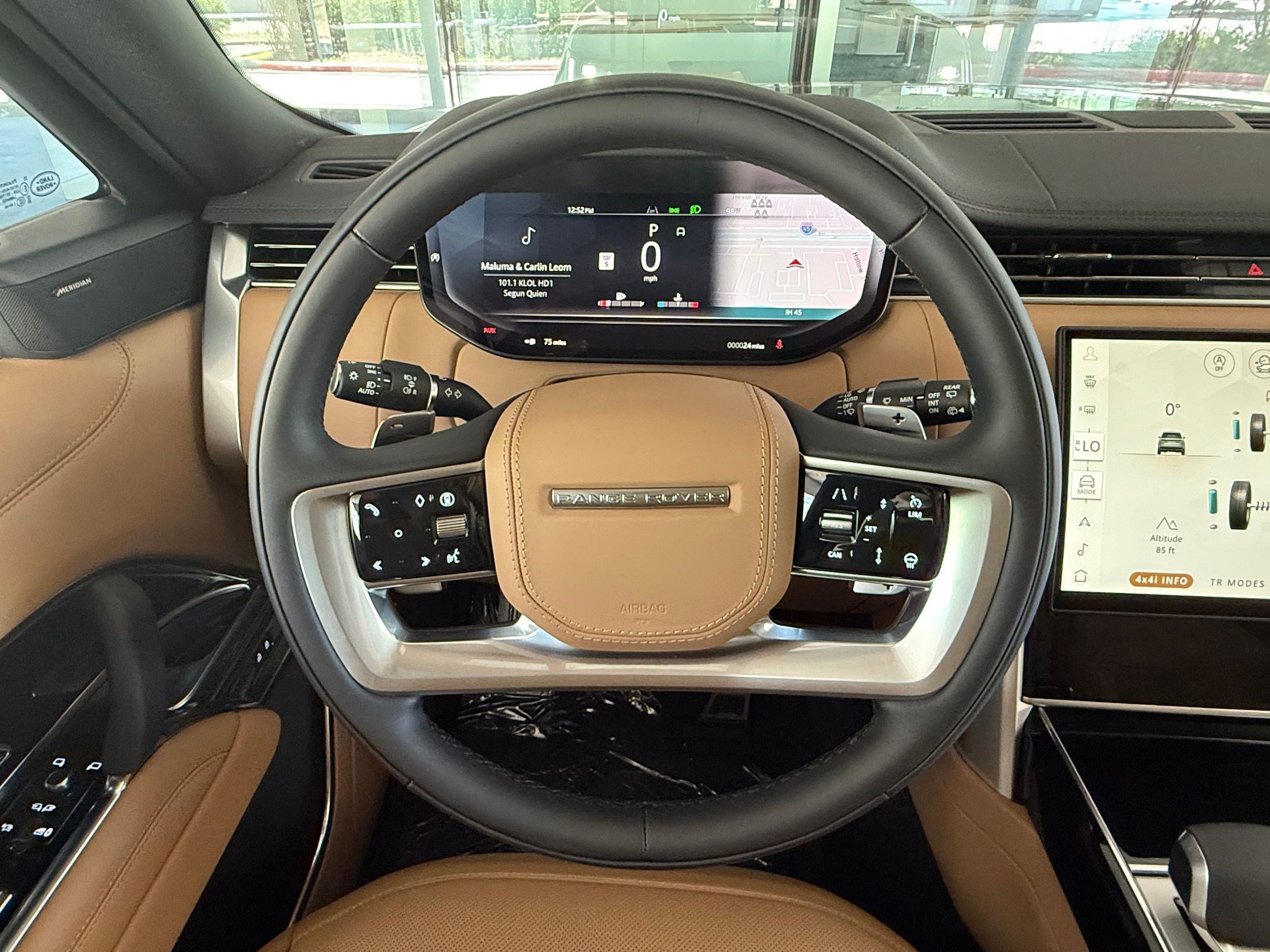 New 2026 Land Rover Range Rover Long Wheelbase SE AWD/4WD image 14