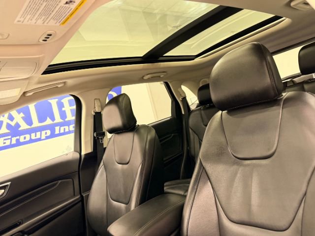 Used 2018 Ford Edge Titanium w/ Technology Package image 37