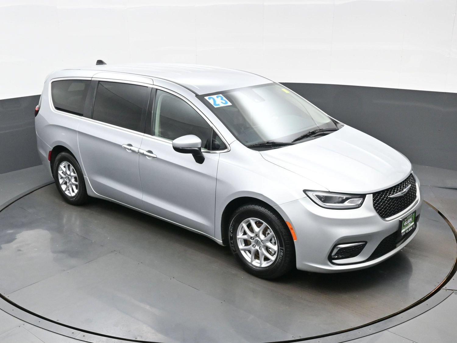 Used 2023 Chrysler Pacifica Touring-L FWD image 43