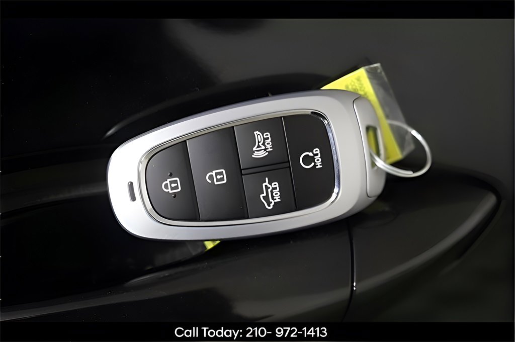 Used 2024 Hyundai Santa Cruz Limited image 12