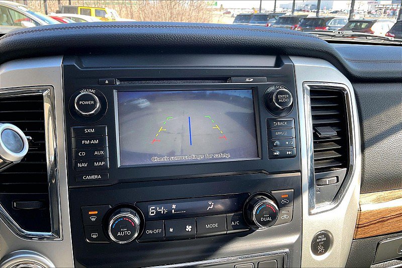 Used 2018 Nissan Titan SL image 14
