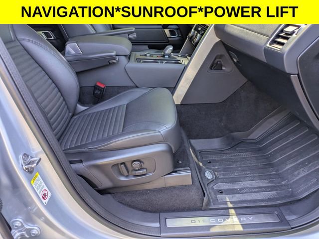 Used 2023 Land Rover Discovery S image 44
