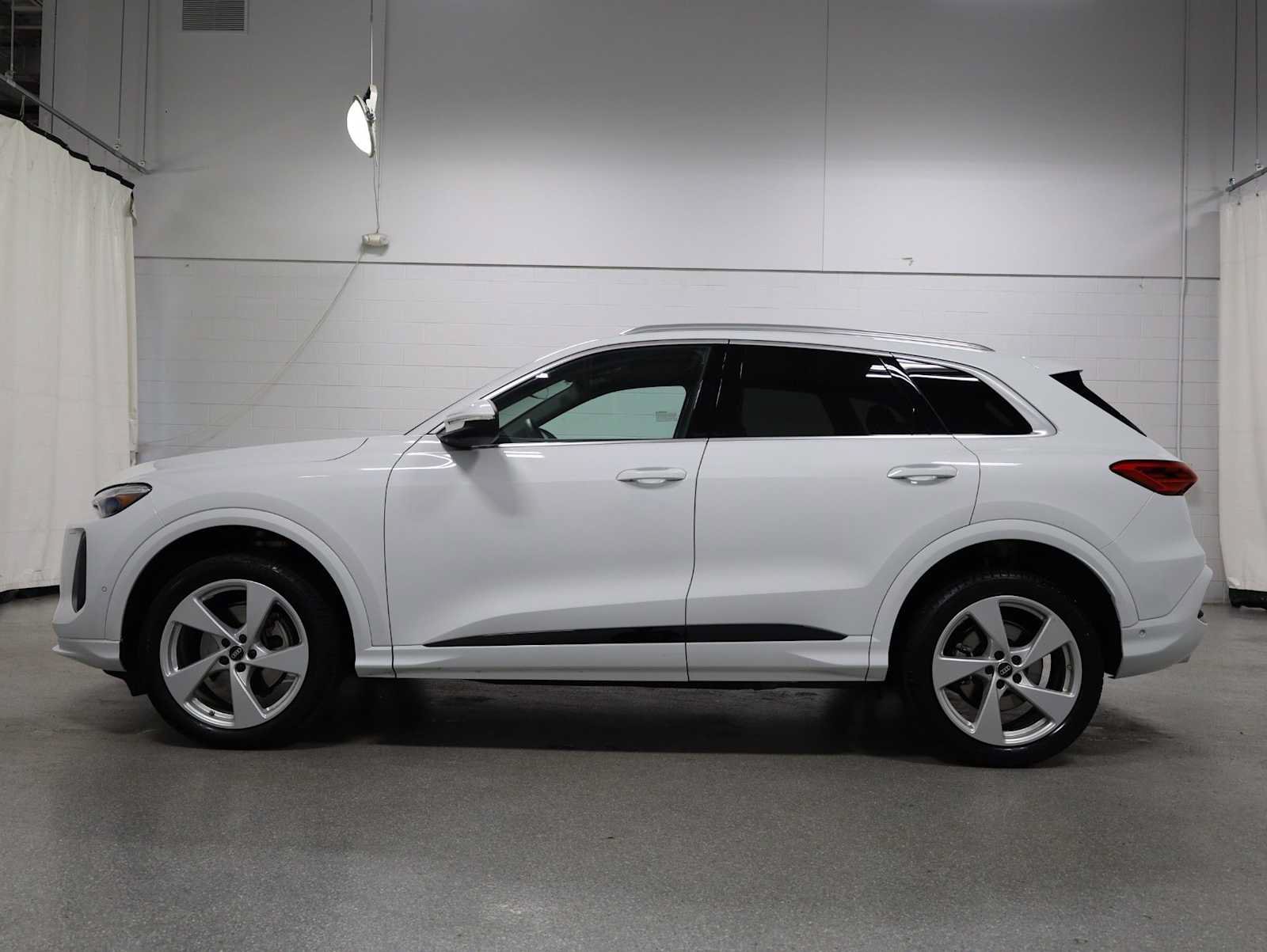 Certified 2025 Audi Q5 Premium w/ Premium Plus AWD/4WD video 2