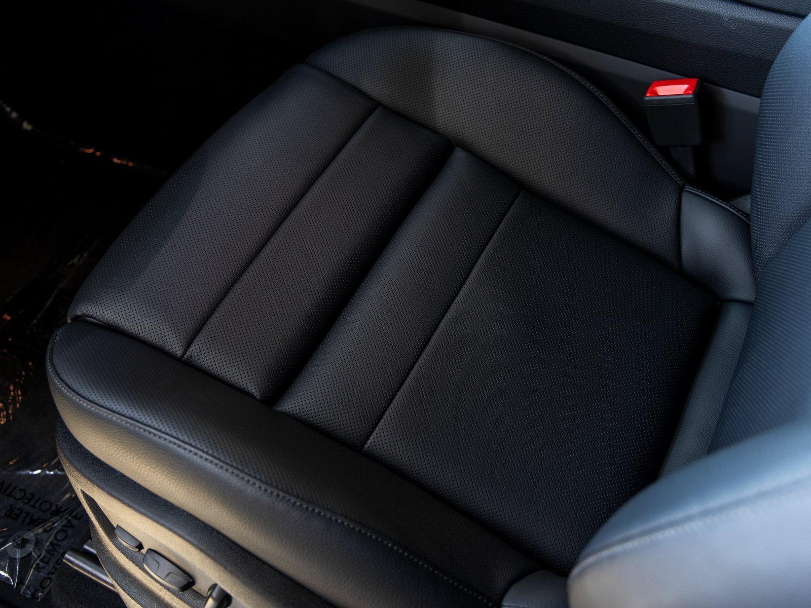 New 2025 Porsche Cayenne S image 28