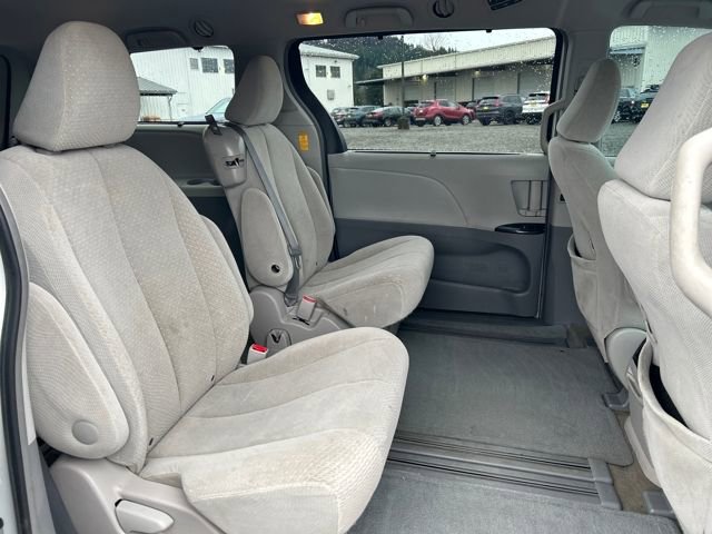 Used 2014 Toyota Sienna LE image 11