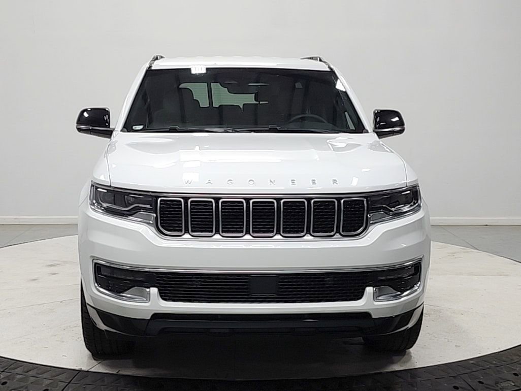 Used 2025 Jeep Wagoneer 2WD image 2
