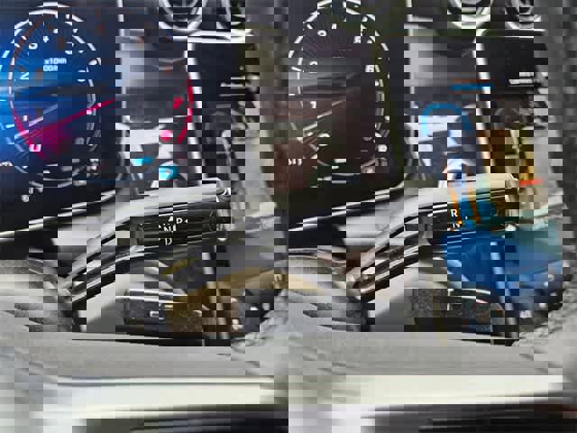 Used 2025 Mercedes-Benz GLC 300 GLC 300 image 32