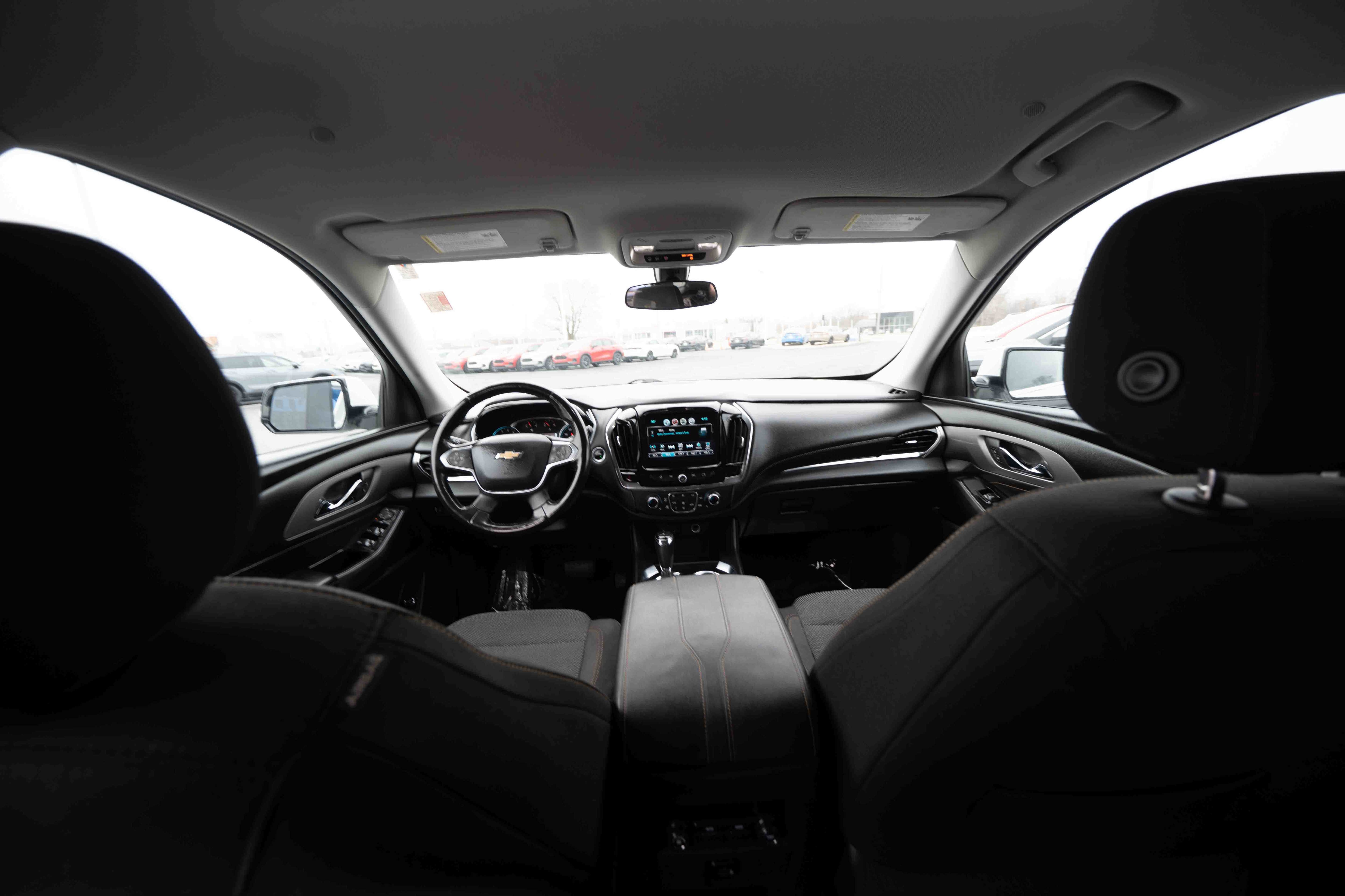 Used 2018 Chevrolet Traverse LT image 19