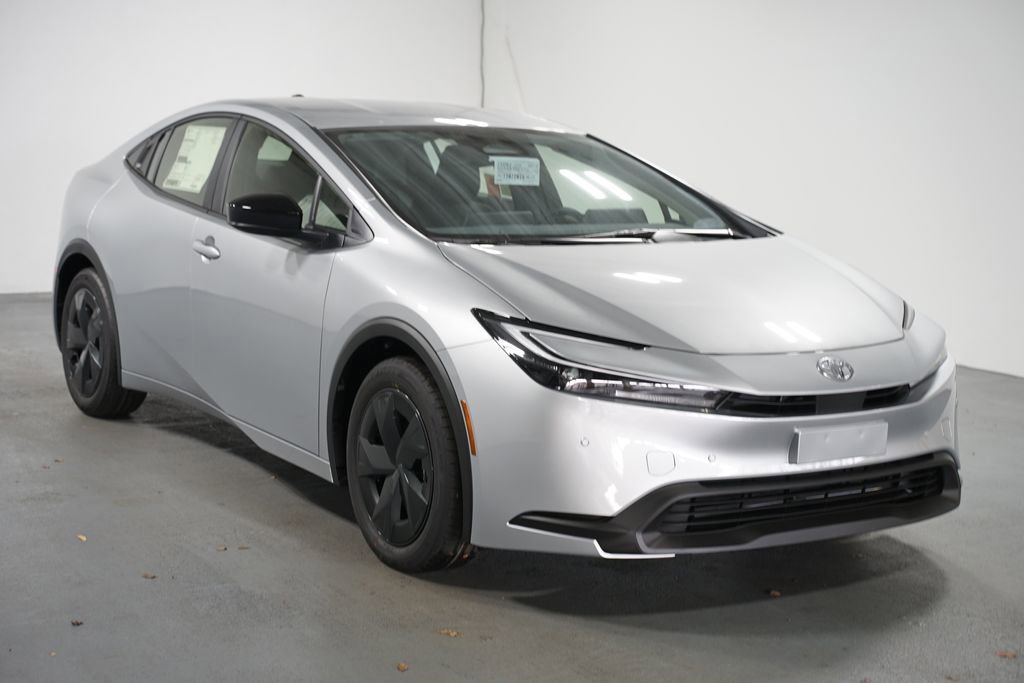 New 2026 Toyota Prius LE image 3