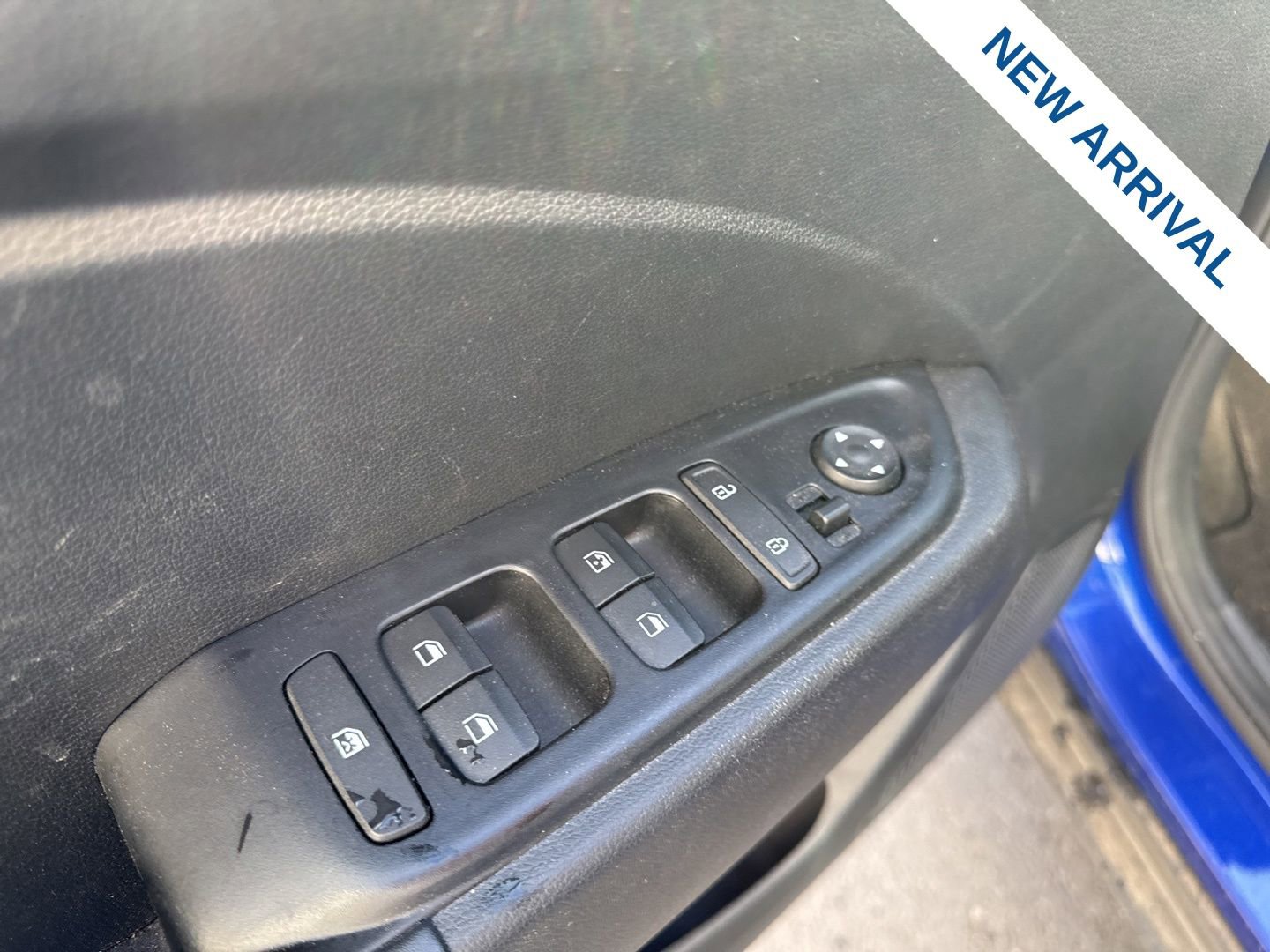 Used 2022 Hyundai Venue Limited image 18