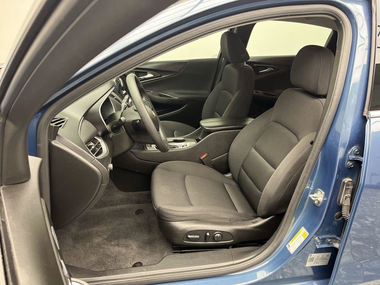 Certified 2024 Chevrolet Malibu LT FWD image 9