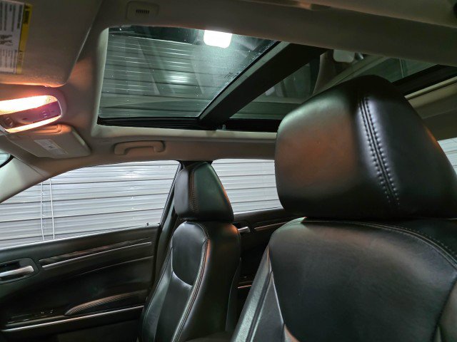 Used 2017 Chrysler 300 Limited w/ Value Package image 17