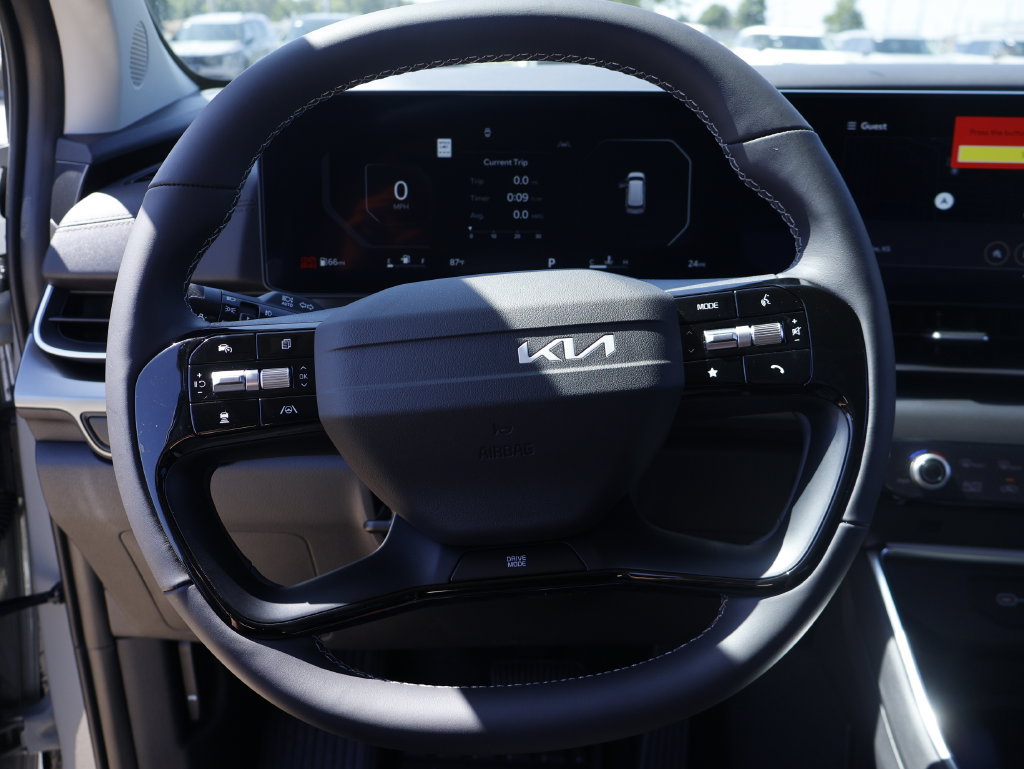 New 2027 Kia Carnival SX w/ Dark Edition Package FWD image 38