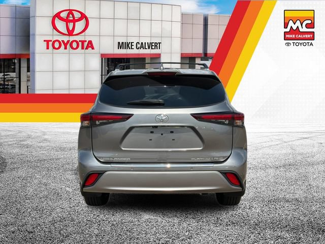 Used 2026 Toyota Highlander Platinum AWD/4WD image 4